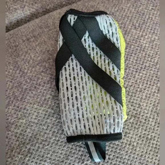 CamelBak Handheld Water Bottle Carrier - Picture 3 of 3